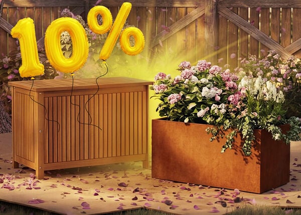 Garten-Aufbewahrungsbox mit Werkzeugen und ein Pflanzk&uuml;bel mit Rankgitter und Blumen in einer Hinterhofszene, umgeben von rosa Konfetti und goldenen Ballons mit &bdquo;10 % Rabatt&ldquo;, der einen saisonalen Ausverkauf von Gartenaufbewahrung und Pflanzk&uuml;beln hervorhebt.