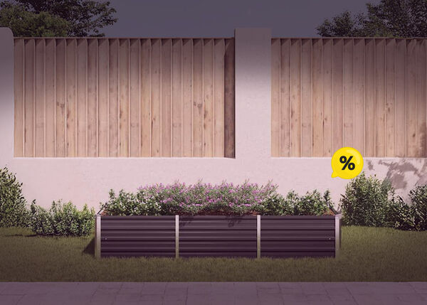 Hochbeete aus Stahl f&uuml;r drau&szlig;en, mit Blumen und gelben Rabattsymbolen. Klick drauf, um die Produkte im Angebot zu sehen.