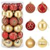 Gold_and_red_lattice_and_scroll_motif